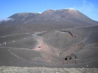 Spaziergang durch den Krater 