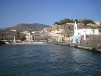 Mole im Hafen von Lipari 