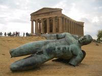 IMG_6936  Kunst  - abgestürzter Ikarus