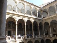 Innenhof des Normannenpalast in Palermo