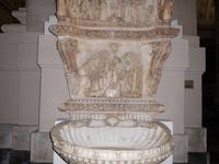  kunstvolle Reliefs  im Dom von Palermo