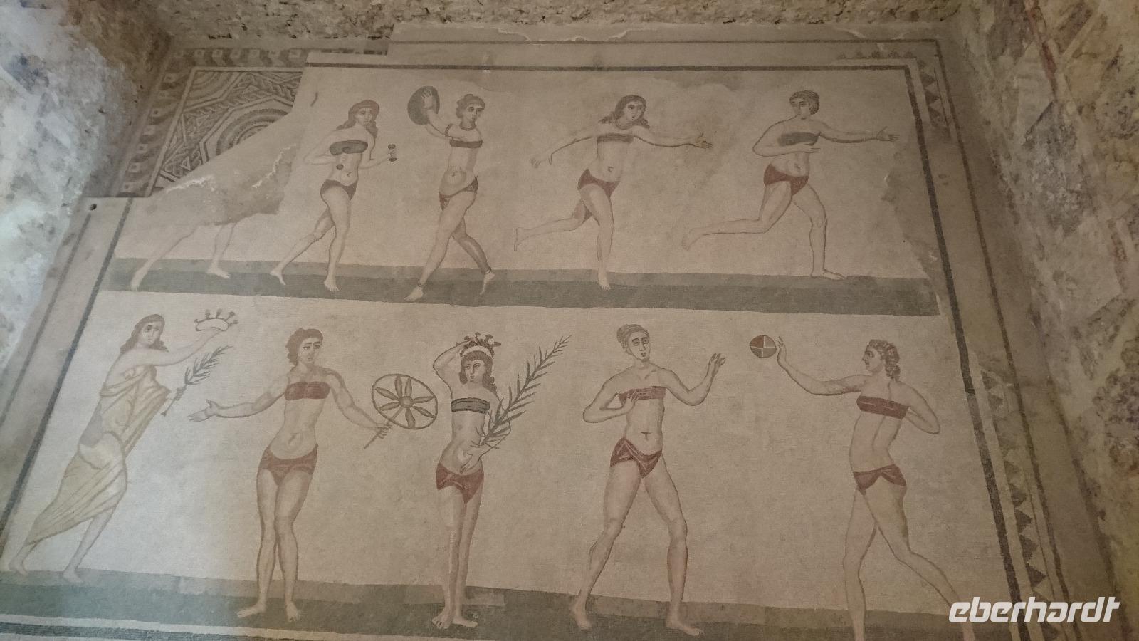 Die Bikini-Mädchen in der Villa Romana