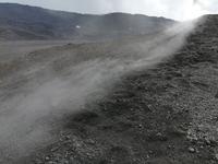 Aus dem aktiven Vulkan Ätna strömt permanent warmer Dampf.