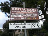 Hinweis auf ein Restaurant in Erice.