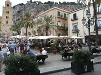 Lebensfrohes Cefalu.