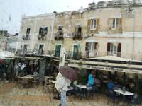 Es regnet  -  ein für uns ungewohntes Bild in diesem Sommer.