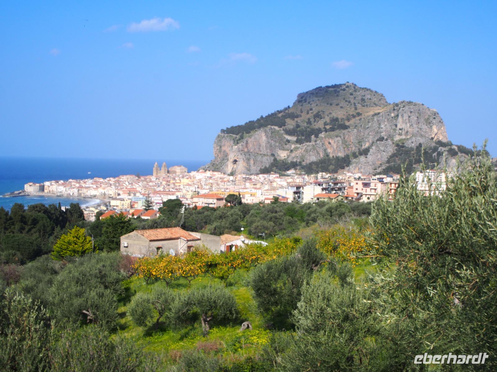 Blick auf Cefalù
