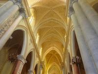 ...und didas filigrane Kreuzgewölbe im Inneren 