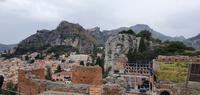 Taormina, Blick nach Castelmola vom griechisch-römischen Theater