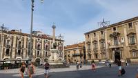 Elefantenbrunnen und Rathaus von Catania