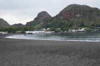 Schwarzer Sandstrand Vulkano