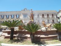 DSCN5738.JPG  Brunnen Ortigia