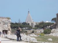 DSCN5744.JPG   Blick zur Kirche Madonna delle Lacrime