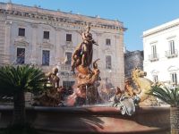Fontana de Diana in Ortigia.jpg
