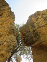 Agrigento - wenn sich die Felsen küssen.JPG
