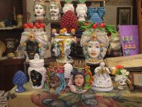 Die Läden und Schaufenster in Erice.JPG