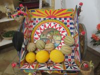 Bunter Wagen mit Melonen.JPG