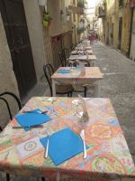 Die Restaurantmeile in Cefalu.JPG