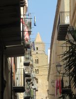 Durch Schmale Gässchen Richtung Duomo.JPG