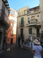 Schnmale Gasse in Taormina.JPG
