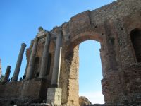 Teatro - Zeugen der Zeit.JPG