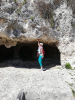 Ich halte mal den Felsen fest - nicht das er mir auf den Kopf fällt...