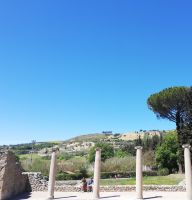 Villa Romana - der runde Platz vor der Villa