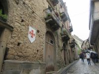 Montalbano Elicona - Im Regen steigen wir Strässchen hinauf