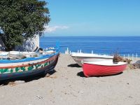 Letojani - die Boote am Strand