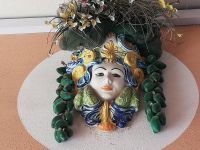 Letojani - die Keramikkunst an den Häusern