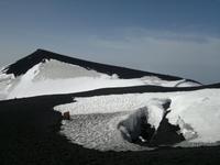 Oben angekommen, bestaunten wir den vielen Schnne.