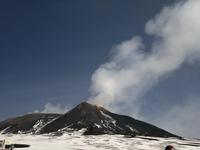 Und nat??rlich auch den qualmenden ??tna.