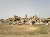 Dieser Tempel ist nicht so gut erhalten geblieben, aber die großen Trümmer sind trotzdem beeindruckend.