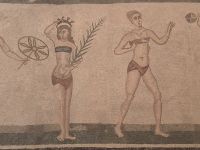 Sizilien. Villa Romana. Mosaiken - Bikinimädchen