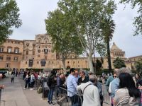 Sizilien. Palermo. Schlange stehen am Normannenpalast