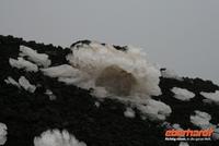 Eisskulpturen auf dem Kraterrand am Ätna