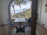 unser Hotel, Blick aus dem Fenster