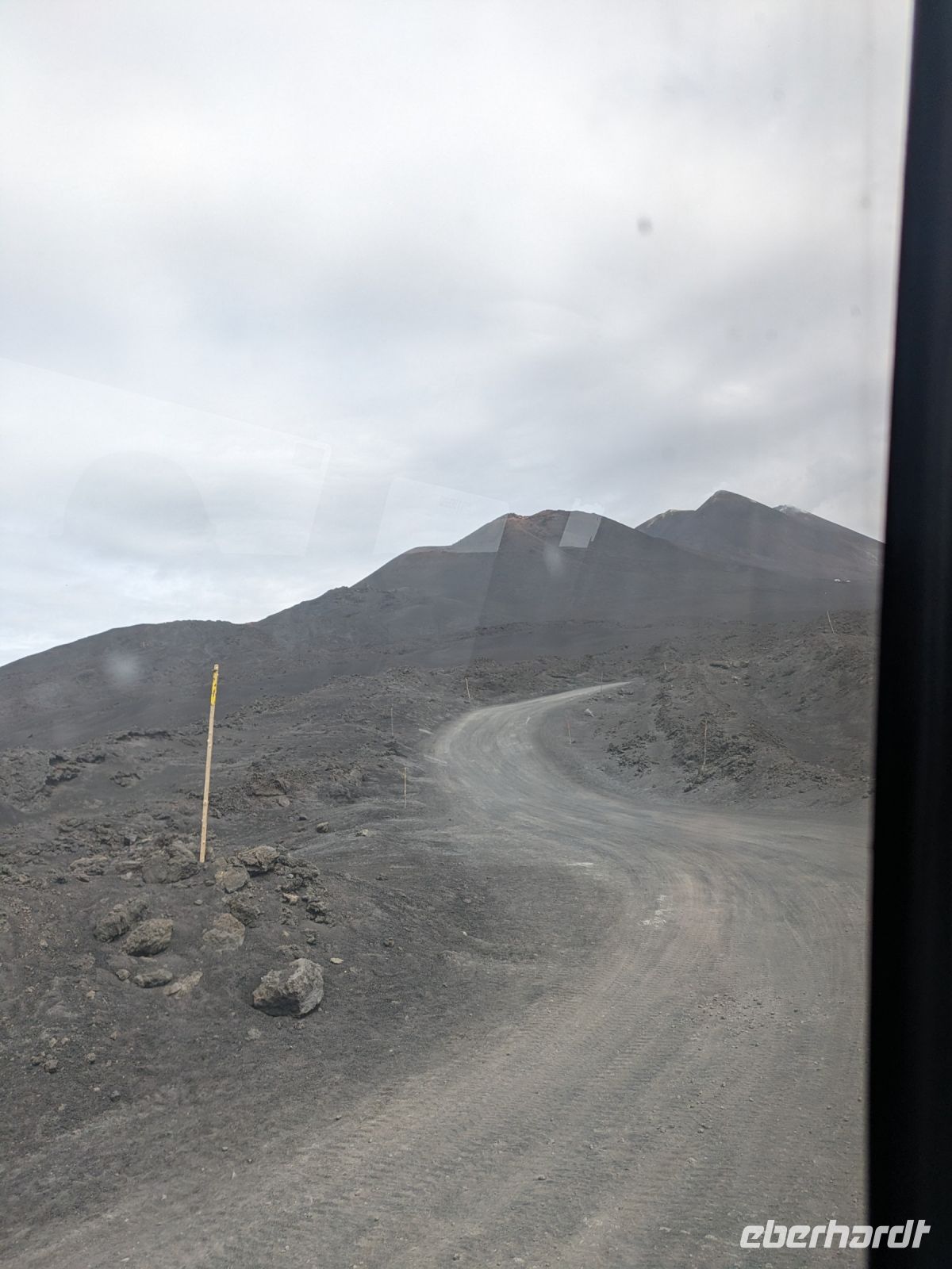 Mit Jeep auf Vulkanaschestraße auf fast 3.000 m