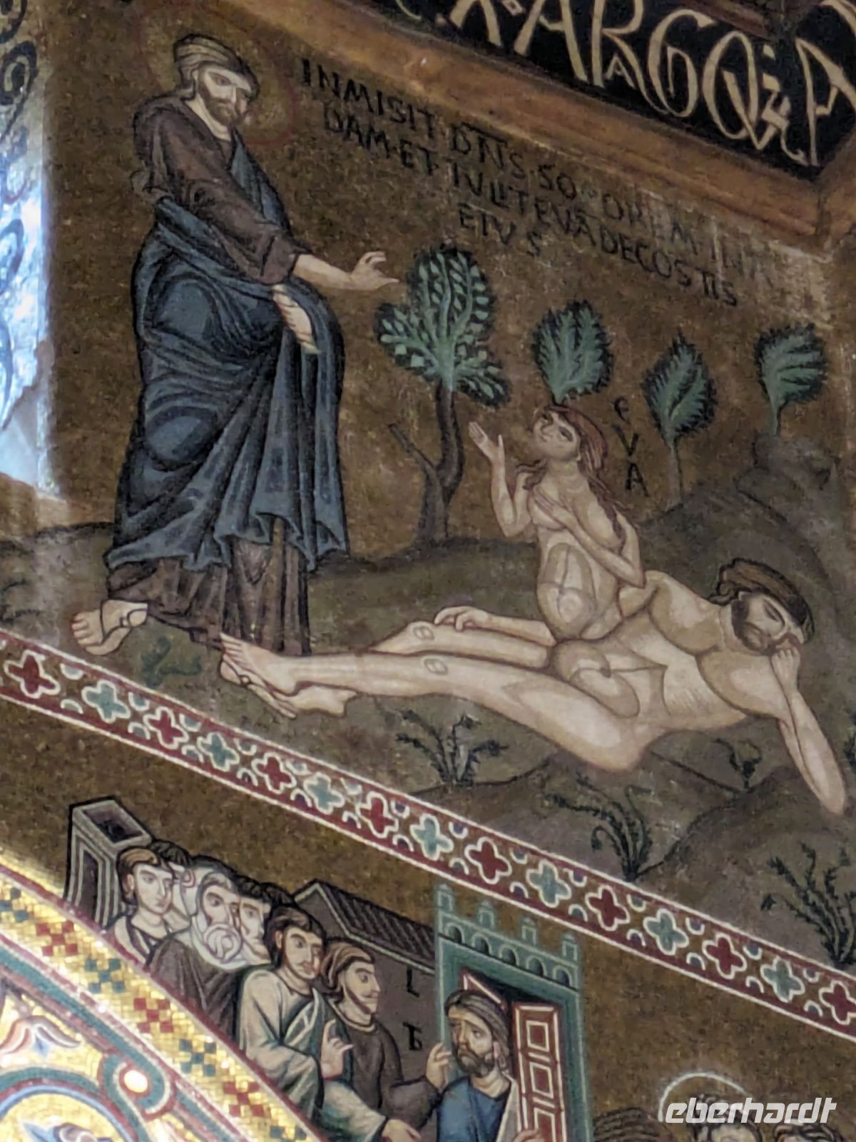 Gott erschafft die Frau