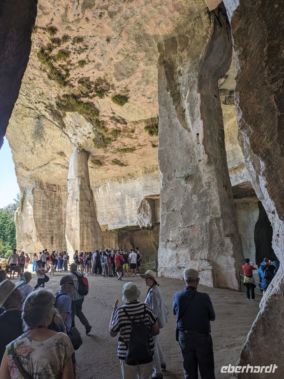 Steinbrüche in Syrakus, jeder Sklave lebte nur 2 Jahre