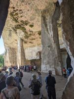 Steinbrüche in Syrakus, jeder Sklave lebte nur 2 Jahre