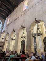 Die alten antiken Tempelsäulen sind noch erkennbar