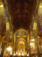 gigantische Bilder im inneren des Domes