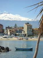 einmaliger Blick von Giardini Naxos aus