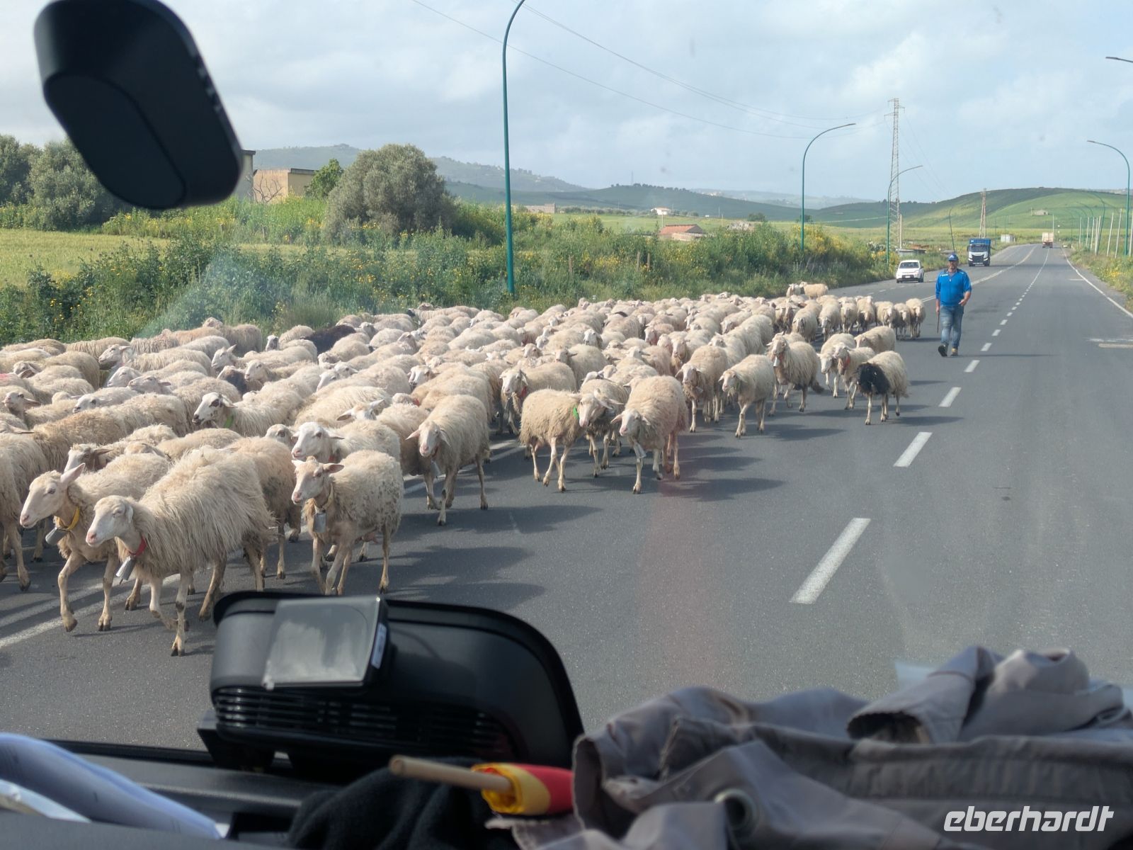 Begegnung auf der Strasse &ndash; &copy;  (Eberhardt TRAVEL)