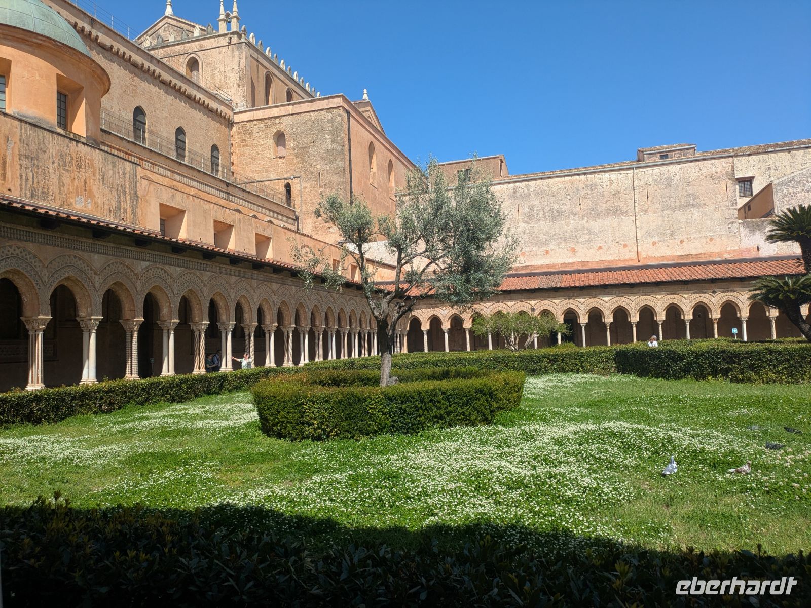 beeindruckender Kreutzgang in Monreale &ndash; &copy;  (Eberhardt TRAVEL)