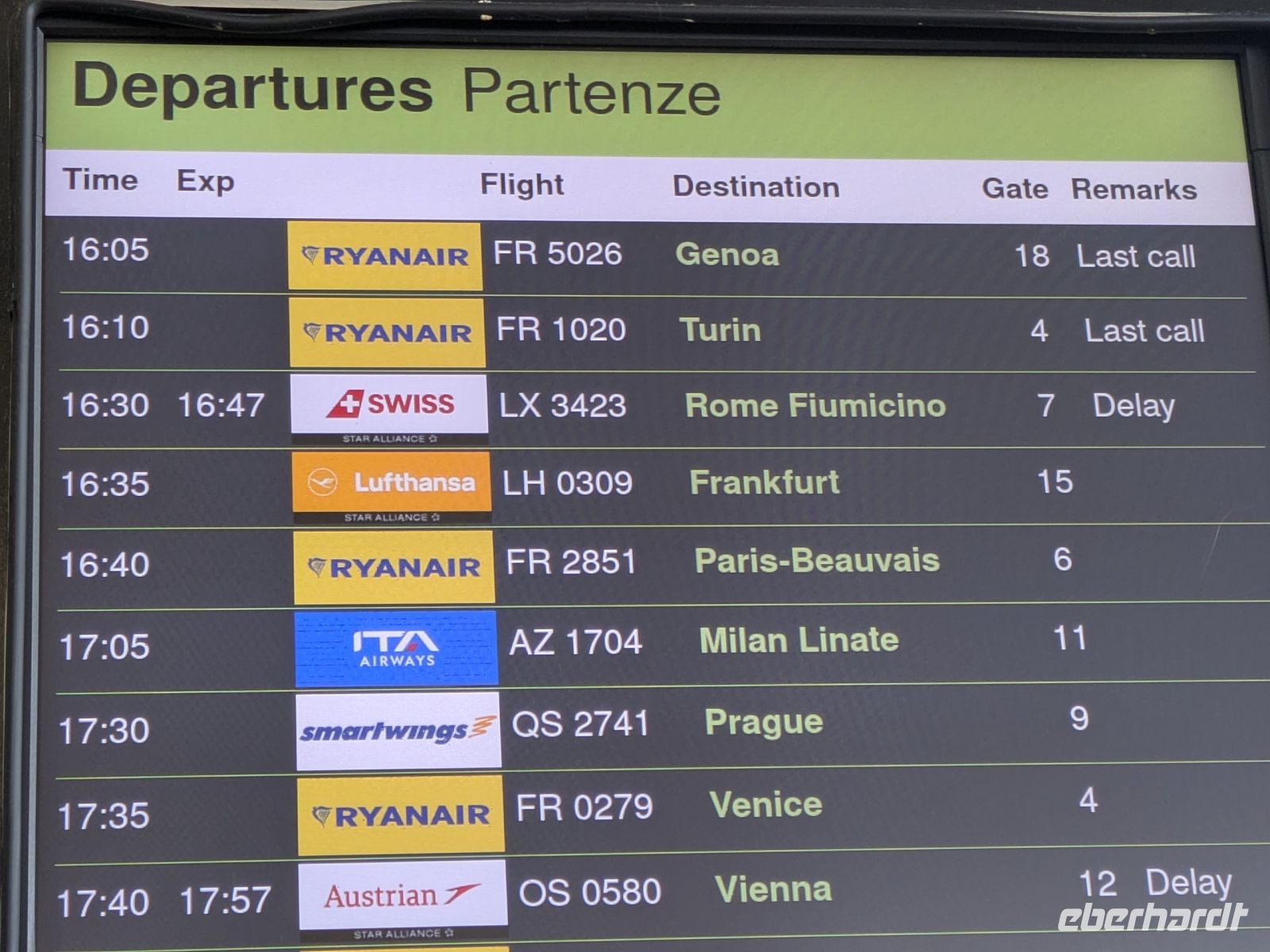 16.35 nach Frankfurt &ndash; &copy;  (Eberhardt TRAVEL)