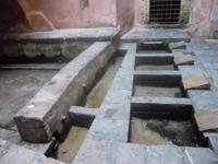 Uralte Waschanlage in der Altstadt von Cefalu