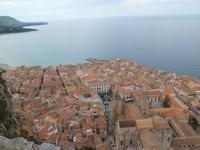 Blick vom Hausber auf die Dächer von Cefalu