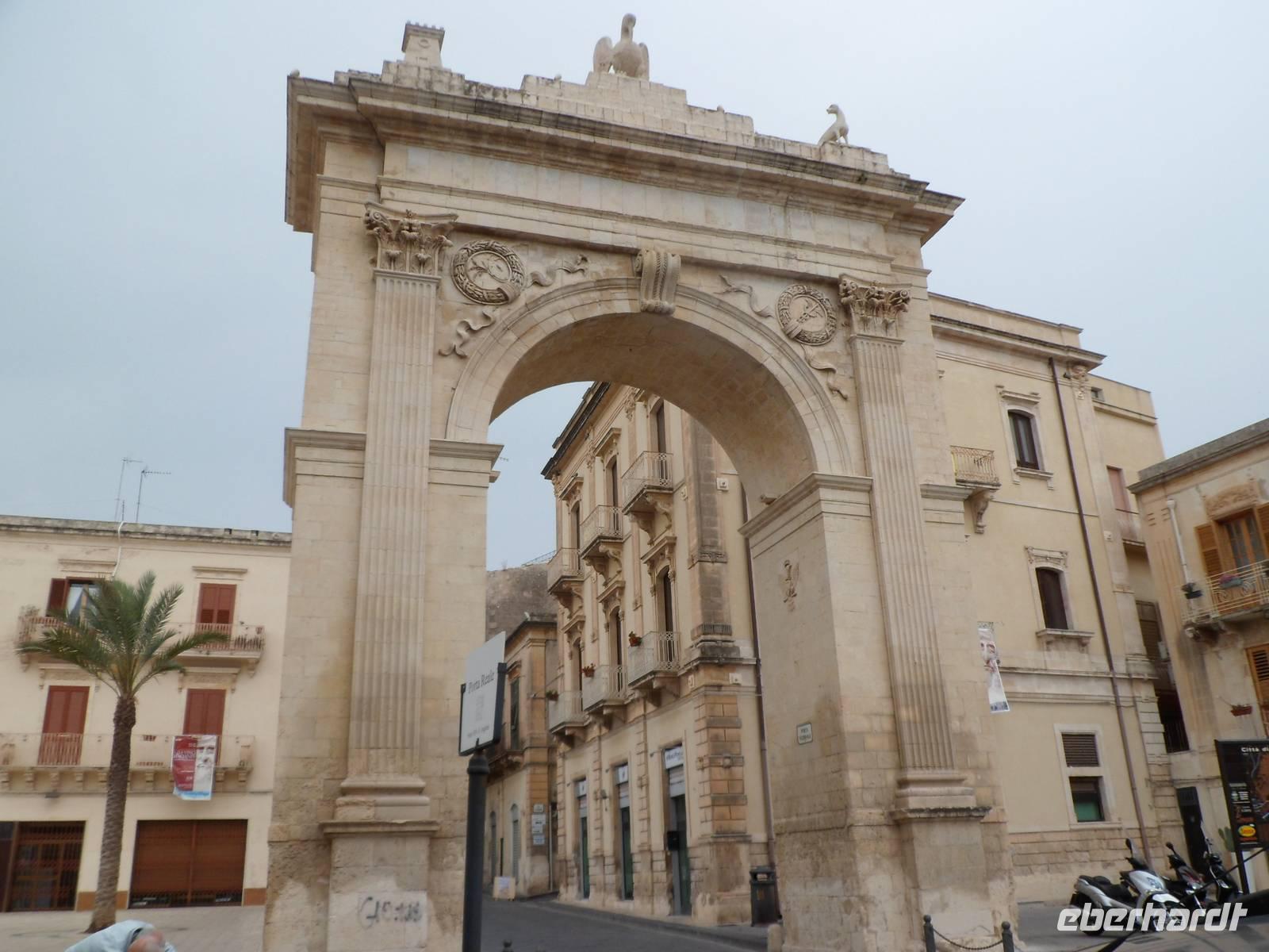 Stadttor in Noto